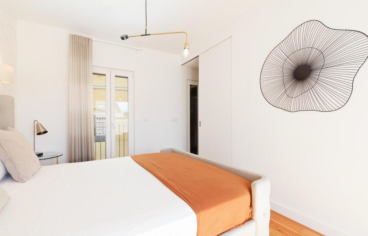 Mini-hôtel Bright 2 Bedroom With Parking In *