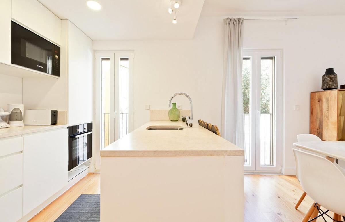Mini-hôtel Bright 2 Bedroom With Parking In Lisboa