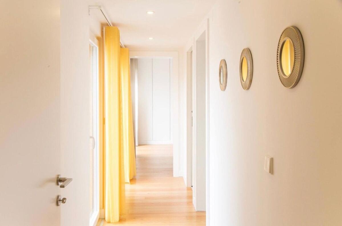 Bright 2 Bedroom With Parking In Mini-hôtel *